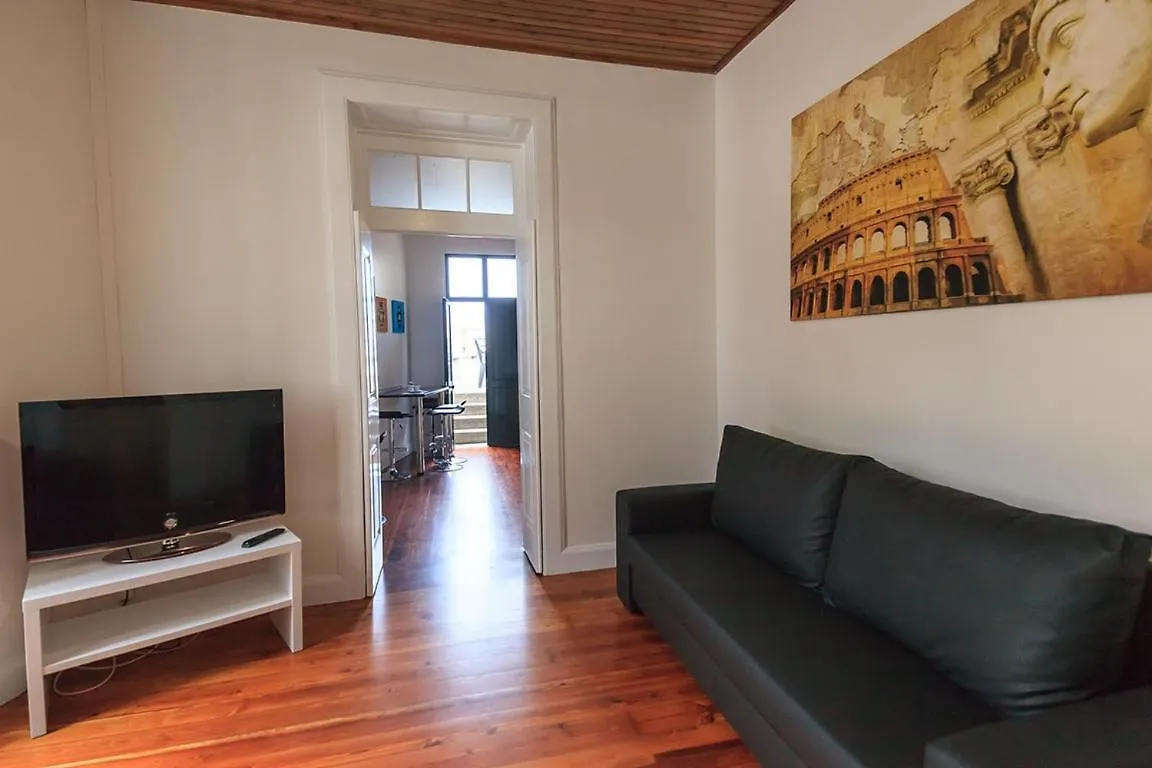 Divino'S Hostel Фуншал